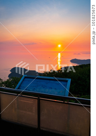 紫雲出山の夕景 101825673