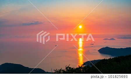 紫雲出山の夕景 紫雲出山の夕景 101825693