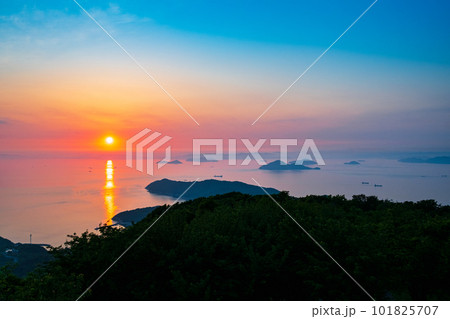 紫雲出山の夕景 101825707