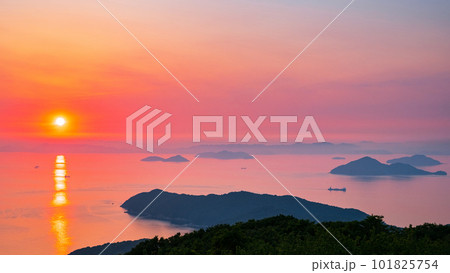 紫雲出山の夕景 101825754