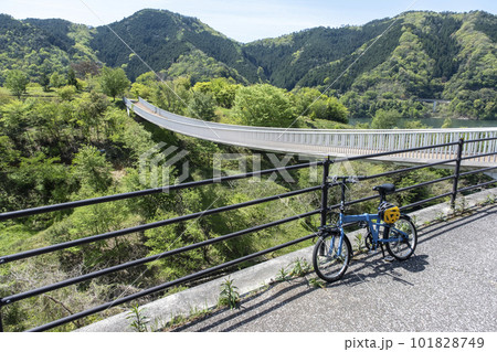 新緑・初夏のサイクリングイメージ（奥津湖周辺） 101828749