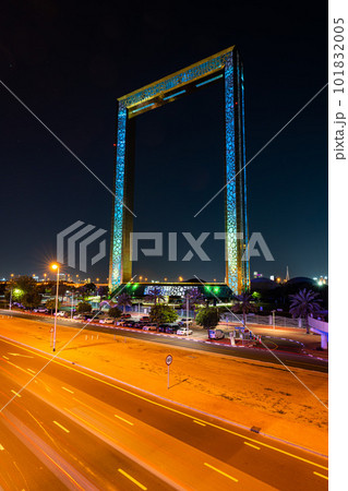 ドバイフレームの夜景 101832005