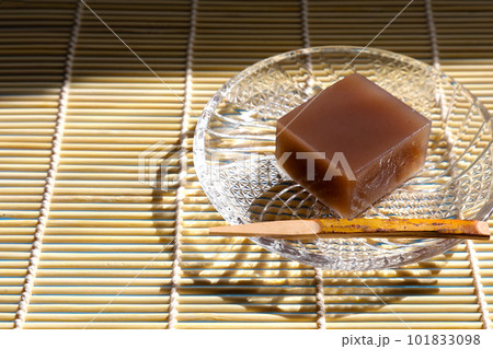 夏の日差しと水ようかん_03 101833098