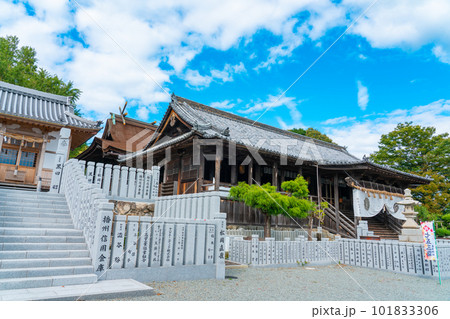 広峯神社　国指定重要文化財の拝殿と本殿2　兵庫県姫路市 101833306