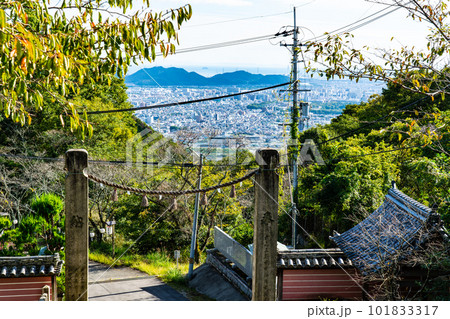 広峯神社　参道から望む姫路市街　兵庫県姫路市 101833317