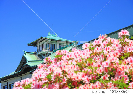 蒲郡市、満開のつつじと蒲郡クラシックホテルの風景 蒲郡市、満開のつつじと蒲郡クラシックホテルの風景 101833602