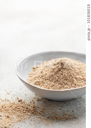 Hickory smoked sea salt Hickory smoked sea salt 101836019