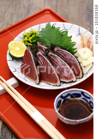 初鰹のたたき 101838168