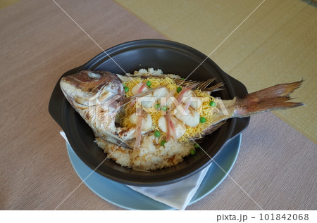 鯛の姿盛り御飯_随縁亭 鯛の姿盛り御飯_随縁亭 101842068