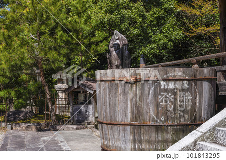 瀧山寺(岡崎市)本堂の味噌樽 瀧山寺(岡崎市)本堂の味噌樽 101843295