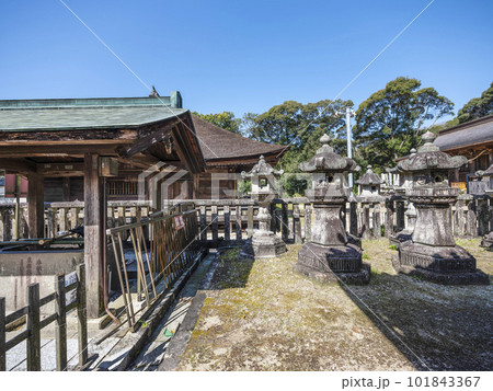 滝山東照宮(岡崎市)葵御紋石灯籠 滝山東照宮(岡崎市)葵御紋石灯籠 101843367