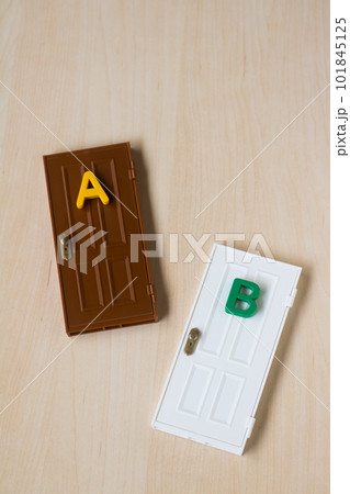 選択・Aの扉とBの扉 101845125