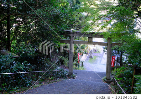 丹生官省符神社の石段・一ノ鳥居（和歌山県伊都郡九度山町慈尊院）2 101845582