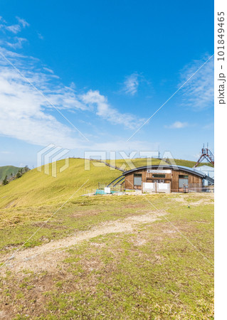 春の剣山登山(山頂) 春の剣山登山(山頂) 101849465