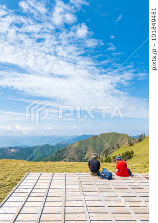 春の剣山登山（山頂） 101849481