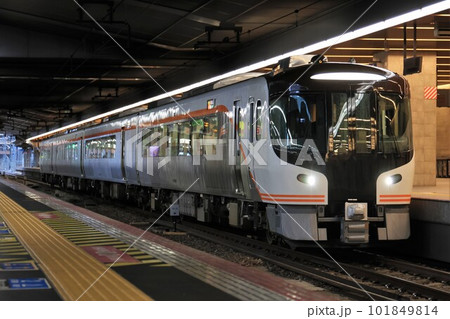 【JR東海】HC85系「ひだ」（JR京都線：大阪駅） 101849814