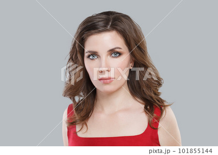 Elegant stylish fashion model woman with makeup and healthy brown hair. Beautiful face closeup Elegant stylish fashion model woman with makeup and healthy brown hair. Beautiful face closeup 101855144