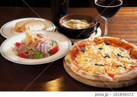 イタリアンバル 101856372