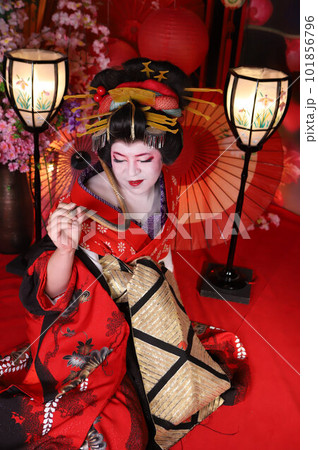 男性の女装での花魁体験、和装変身写真、着物体験 男性の女装での花魁体験、和装変身写真、着物体験 101856796