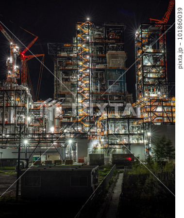 福島県いわき市 勿来IGCCパワーの夜景と車の軌跡 福島県いわき市 勿来IGCCパワーの夜景と車の軌跡 101860039