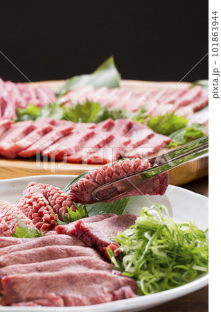 和牛の焼肉 家庭料理 牛タン焼き肉 和牛の焼肉 家庭料理 牛タン焼き肉 101863944