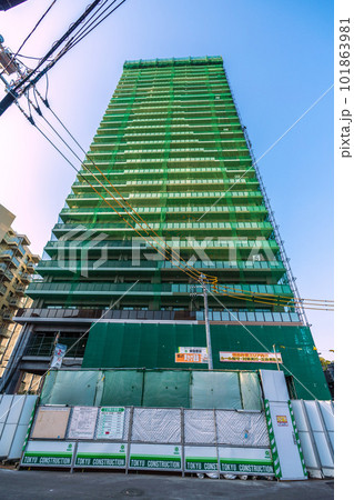 日本の横浜都市景観 東急新横浜線 新綱島駅南口・タワーマンションなどを望む 日本の横浜都市景観 東急新横浜線 新綱島駅南口・タワーマンションなどを望む 101863981