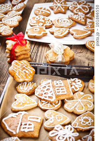 delicious gingerbreads delicious gingerbreads 101866550