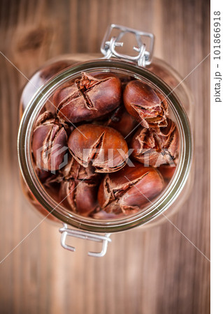 Sweet chestnuts Sweet chestnuts 101866918