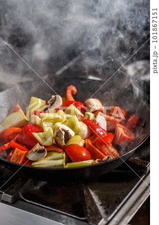 Mixed fresh vegetables Mixed fresh vegetables 101867151