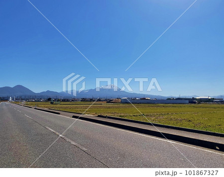 日吉津村から見る大山 101867327