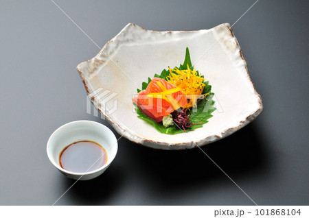 お刺身／旅館の夕食・会席料理 101868104