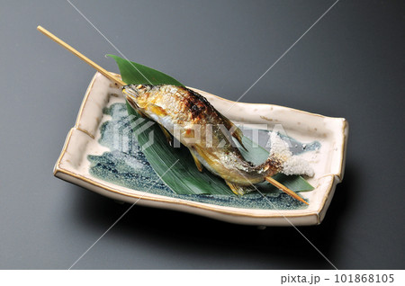 鮎の塩焼き/旅館の夕食・会席料理 鮎の塩焼き/旅館の夕食・会席料理 101868105