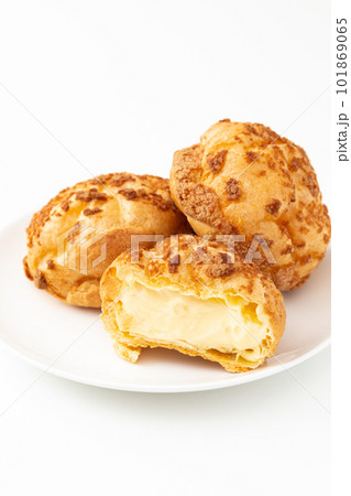 シュークリーム 白バック シュークリーム 白バック 101869065