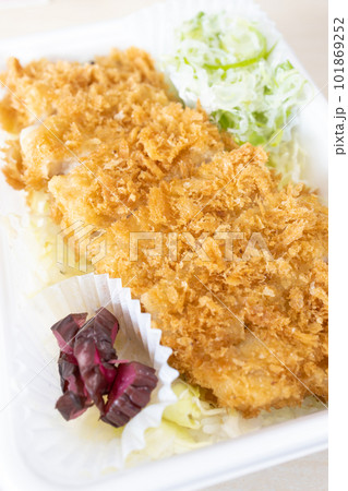 とんかつ弁当 101869252