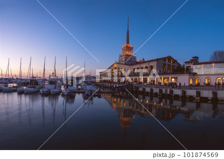 Marine Station in Sochi with boats on the pier with calm water. 101874569
