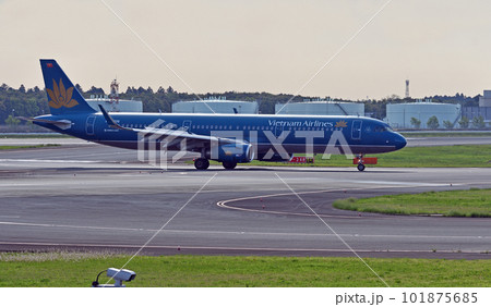 ベトナム航空A321タキシング 101875685