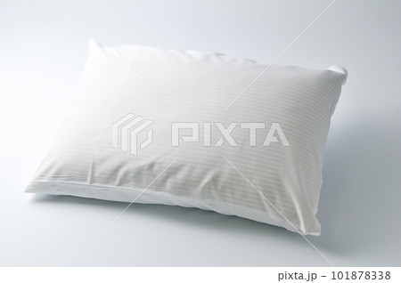 白い枕・寝具(白背景・切り抜きなど) 白い枕・寝具(白背景・切り抜きなど) 101878338