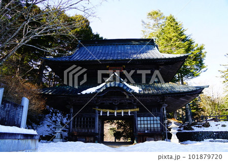 山梨　七面山　随身門 101879720