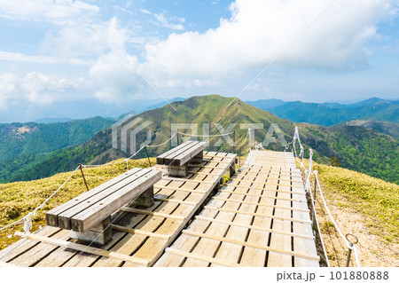 春の剣山登山（山頂） 101880888