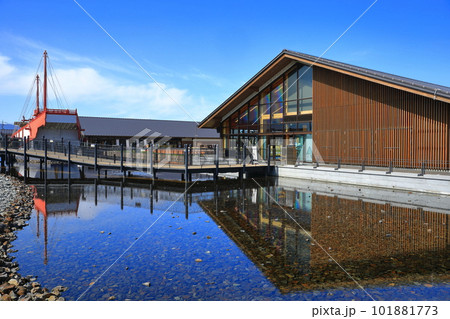 【奈良県】晴天の天平うまし館（平城京跡歴史公園） 101881773