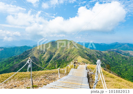 春の剣山登山（剣山～次郎笈） 101882013