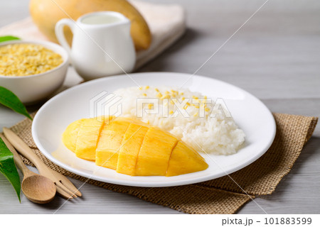 Mango sticky rice, Thai dessert (Khao Niew Mamuang) Mango sticky rice, Thai dessert (Khao Niew Mamuang) 101883599