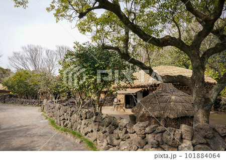 Korea's old traditional house style and traditional culture style 101884064