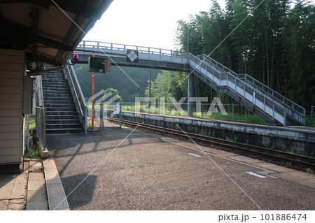 周防久保駅の跨線橋 周防久保駅の跨線橋 101886474