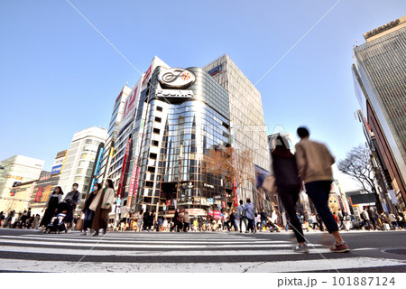数寄屋橋スクランブル交差点の風景 数寄屋橋スクランブル交差点の風景 101887124