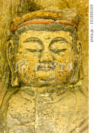 臼杵石仏の大日如来像 101888169