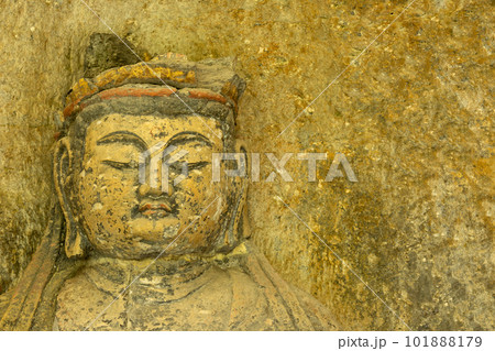 臼杵石仏の大日如来像 101888179