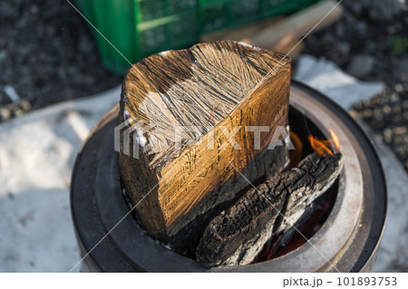 【中津川河川敷でオートキャンプ フレイムストーブ二次燃焼の炎】 【中津川河川敷でオートキャンプ フレイムストーブ二次燃焼の炎】 101893753