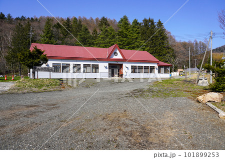 東山中央会館（富良野市立東山小学校・廃校） 101899253