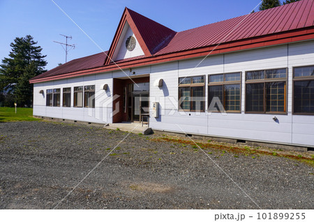 東山中央会館（富良野市立東山小学校・廃校） 101899255